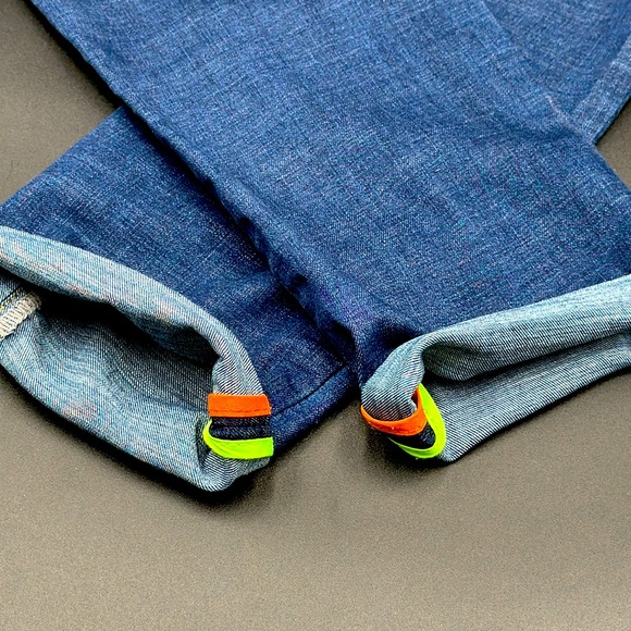 Fashion Denim slim fit distressed denim. Size 34 stretch. BNWT! - Picture 4 of 6